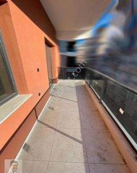 Van İpekyolu Alipaşa Mahalesi'nde İlhami Çakırtaş Emlak A.ş'den Site İçi Yeni Yapı 3+1