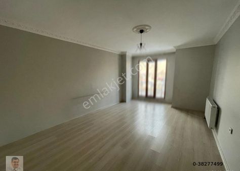 Van İpekyolu Valimithatbey Mahalles'nde İlhami Çakırtaş Emlak A.ş'den Geniş Satılık 2+1 Daire