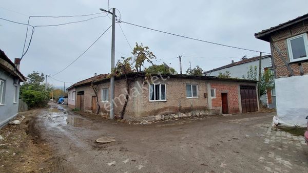 İnceoğlundan Melik Mahallesinde 328m2 Satılık Müstakil Köy Evi