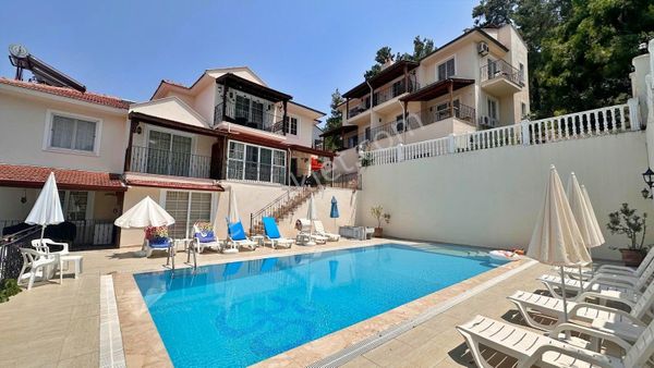 Hisarönü'nde Site İçerisinde Havuzlu Satılık 2+1 Fırsat Daire