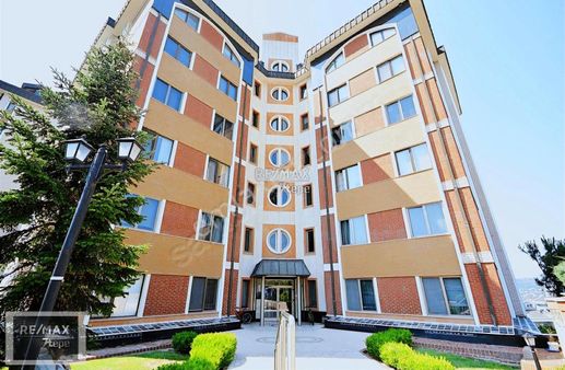 Acarkent Boğazüstü Evleri'nde Boğaz Manzaralı Kiralık Daire