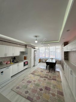 Satılık Geniş 4+1 Lüks Site İçi Daire