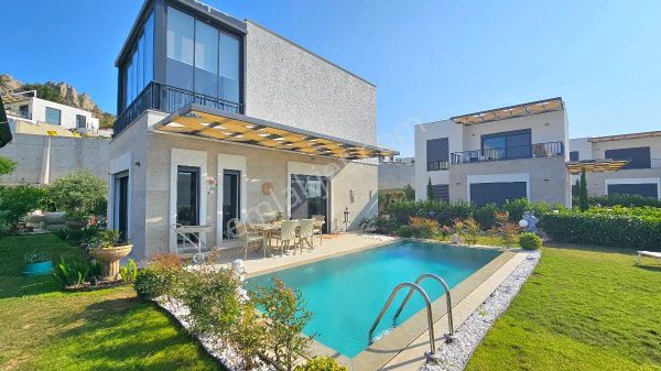 Bodrum İslamhanelerinde Satılık Özel Havuzlu Geniş Bahçeli 3+1 Müstakil Villa