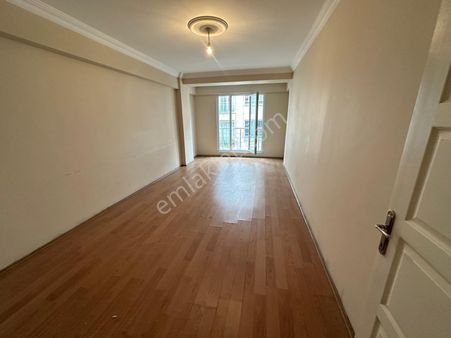 Kartal Yapıdan Meydana Yürüme Mesafesinde 3+1 Kelepir Arakat