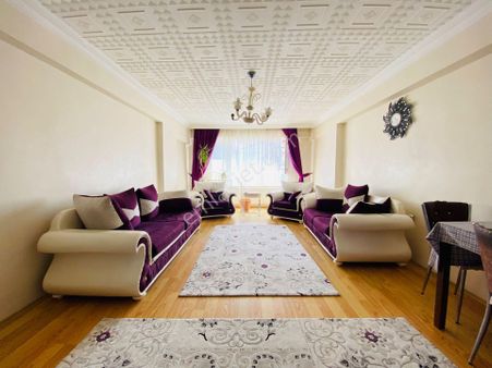 Duralialıç'da Şehitler Caddesi Yakını Asansörlü 3+1 Satılık Daire !!!