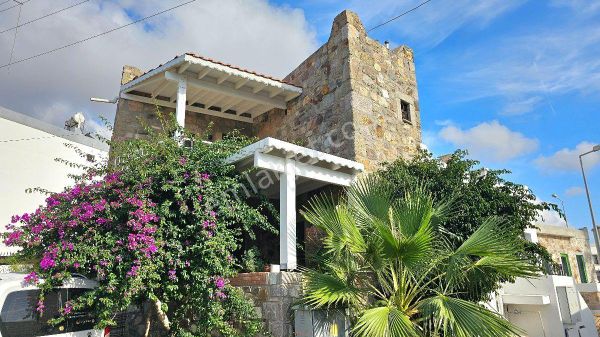 Bodrum Gümüşlük Merkezde Satılık Tam Müstakil Merkezi Taş Ev