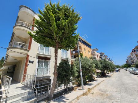 Didim Efeler Mahallesinde Merkezi Konumda Ayrı Mutfaklı Acil Satılık 2+1 Daire