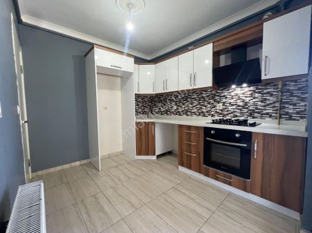 ▀▀jet Emlak'tan Altınkum'da Ön Cephe Cam Balkonlu Geniş 2+1 Daire