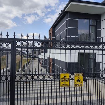 Bağlıca Tam Yapılı Bodrumlu 500m2 Arsalı Satılık Villa