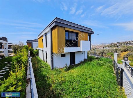 Müstakil Bahçe İçinde Özel Havuzlu 4+1 Fırsat Villa