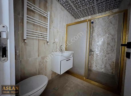 Salih Aslandan Seyrantepede Yüksek Giriş Kat Geniş Daire