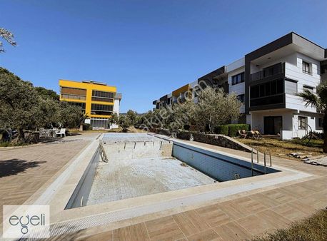 Davutlar Da Havuz Ve Doğa Manzaralı 1+1 Daire