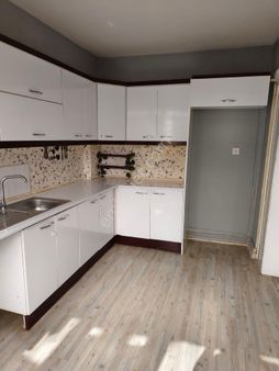 Reşadiyede Satilik 2t1 Arakat Daire