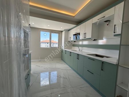 29 Ekim Mahallesin'de Ara Kat Full 3+1 Daire