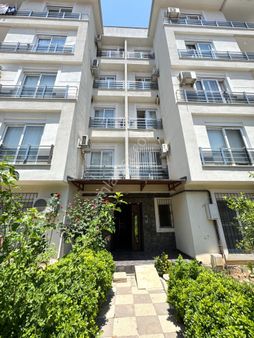 Kızıltoprakta Kapalı Otoparklı Ayrı Mutfaklı Katta Geniş 2+1