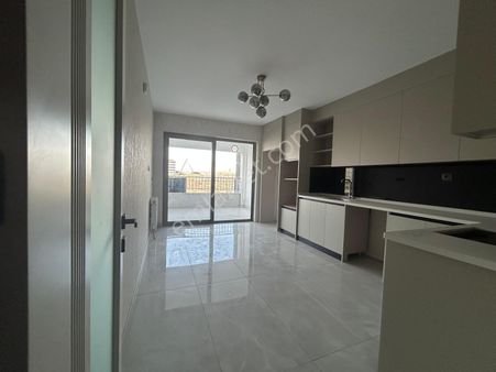 M.kemal Mahallesin'de Atatürk Bulvarına Cephe 4+1 Site Dairesi Full