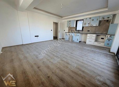 West Emlak'tan Satılık Hürriyet'te Ara Kat Geniş 2+1 Daire