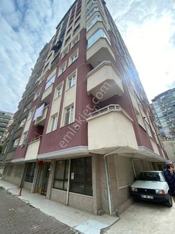 Gençlik Parkına 15 Metre Satılık Dükkan