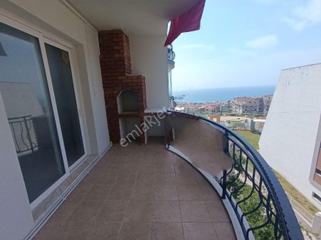 Deniz Manzaralı Ege Mahallesinde 3+1 Doğalgazlı Asansörlü Ebeveyn Banyolu Daire