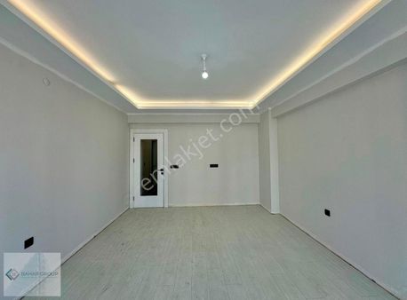 Beyazşehir Mahallesi Satılık 3+0 Sit. İçerisi Ara Kat Daire