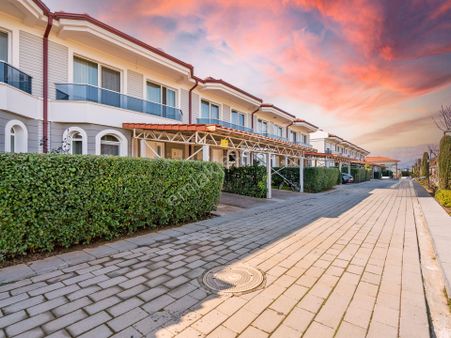 Gökhan Üçgün'den Panorama Villaları'nda Trıplex Rowhouse Villa