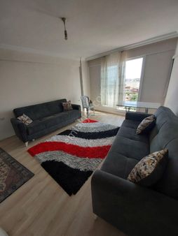 Hürriyet Caddesi Üzeri Dumlupınar Mahallesinde 1+1 Eşyalı Arakat Daire