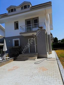 Çiftlik Mh. 4+1 Havuzlu Müstakil Villa.