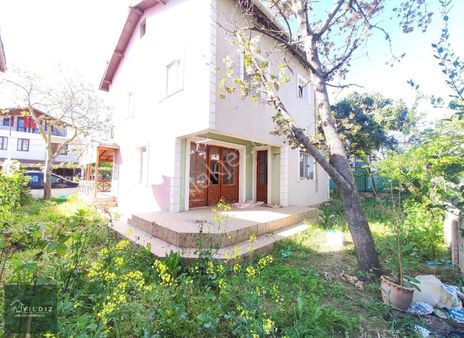 *yıldız* Bahceli Deniz Tarafında Yola Denize Yakın Fırsat