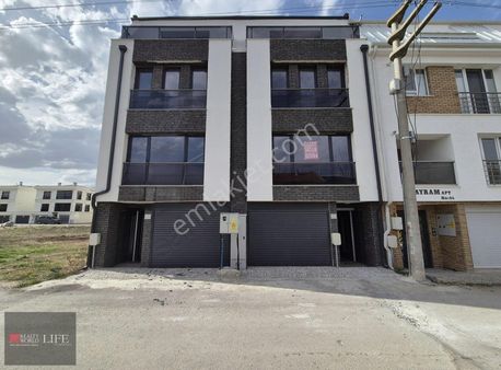 Rw Lıfe // Sazova 300 M2 Tripleks 4+1 Satılık Villa Teklife Açık