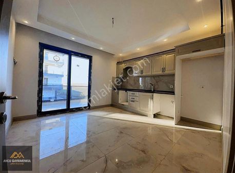 İstiklal Mah. Havuzlu Site İçerisinde 3+1 Sıfır Daireler !