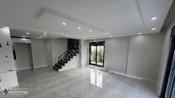 Foça'da 3+1 Lüks Villa