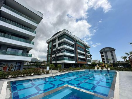 Oba’da Modern Yaşam – Havuzlu Aktiviteli Sitede Satılık Ferah 2+1