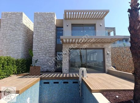 Kiralık Konacık Deniz Manzaralı Müstakil Havuzlu Sıfır 4+1 Villa