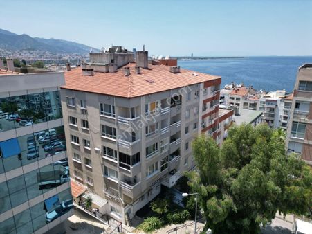 Türk Koleji Yakınında Satılık 3+1 Deniz Manzaralı Ara Kat Daire