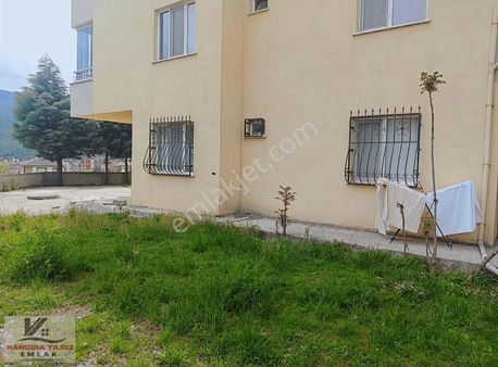 Hanönü Merkezde 2+1 85 M2 Giriş Katı Bahçe Kullanımlı İskanlıdır