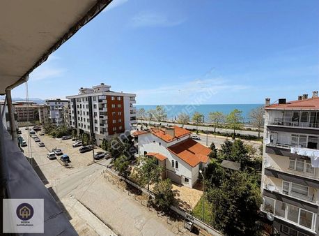 Ballıca Mahallesinde Deniz Manzaralı Daire