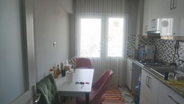 Harmandalı Satılık 3+1 Doğalgazlı+kilerli+balkonlu+asansörlü Çiğliserkan