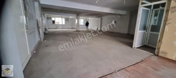 B.paşa Terazidere Mah. Merkezde 250m² Kiralık İş Yeri