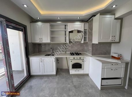 Çözüm Emlak'tan Sıfır 2+1 Karanlık Odasız Ara Kat Lüks Daire