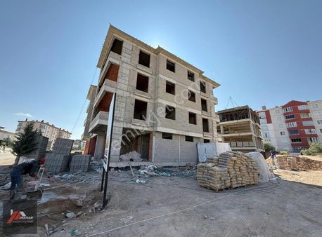 İnanan Emlaktan Nar Kasabasında Topraktan 2+1 Daireler