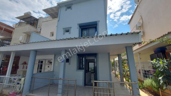 Didim Altınkum Çamlıkta Denize 200m Mesafede Site İçerisinde 4+1 Villa Komple Yenilenmiştir