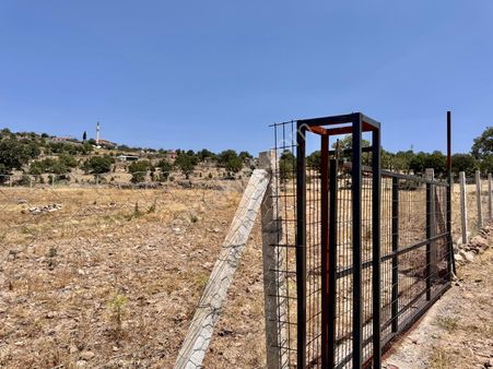 Karaveliler De 4.900 M2 Tarla , Telle Çevrili Köye Yakın