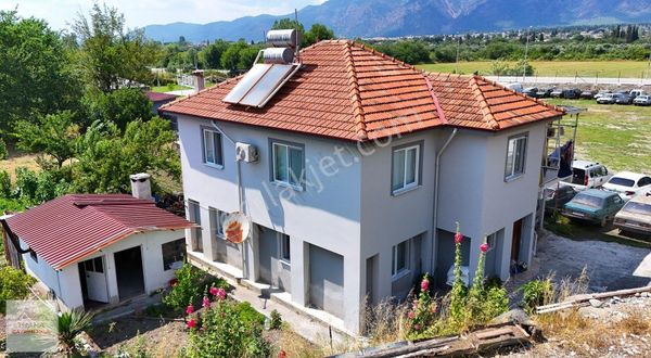 Tuana Garimenkul'den Yangı'da İki Katlı Tam Müstakil Ev