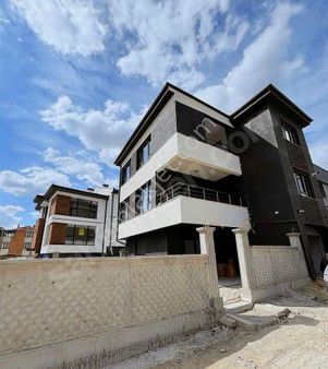 *akademi'den Aşağısöğütönün'de Tripleks 4+1 Lüks Müstakil Villa*