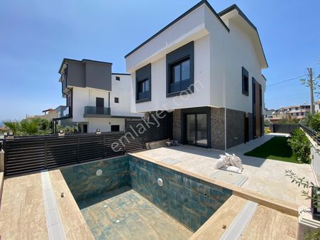 |global| Müstakil Havuzlu Deniz Manzaralı Villa