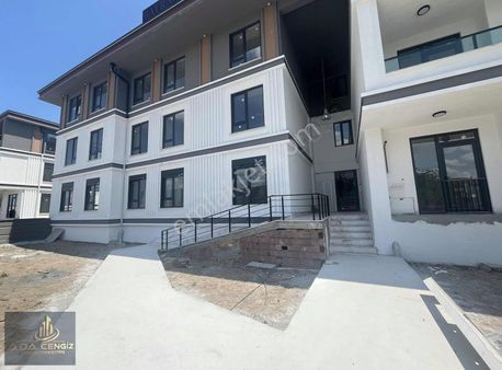 Serdivan Vatan Mah 3+1 135 M2 Ebeveyn Banyolu Lüks Daire