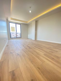 Sultanbeyli Mimarsinan Mah. Satılık 5+1 Üst Dublex Daire