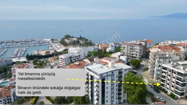 Kuşadası Marina Bölgesinde Bakımlı Daire