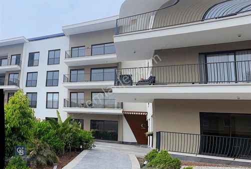 Bornova İkon Cadde Projesinde 2+1 Havuz Cepheli Satılık Daire