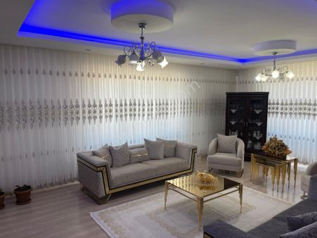 Kadın Doğum Arkasında Satılık 4+1 Daire